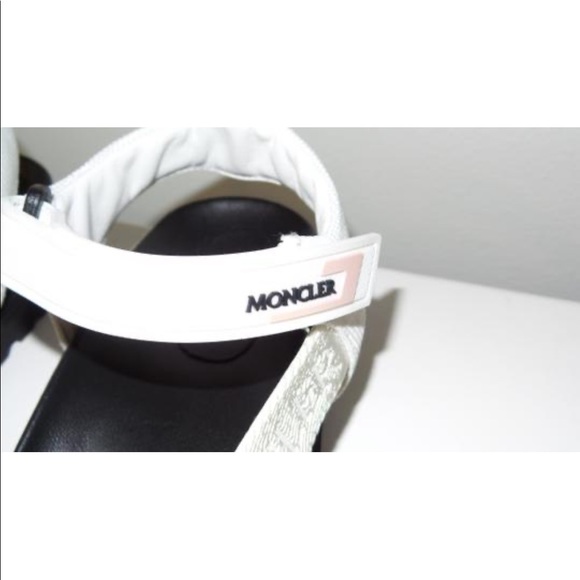 MONCLER TOUCH-STRAP WHITE FLAT SANDALS - Picture 2 of 9